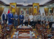 Kapolri Terima Audiensi Direktur FBI, Perkuat Kerja Sama Penanggulangan Kejahatan Transnasional